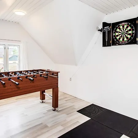 Vakantiehuis Idyllic Thatched Retreat-by Traum Gedser