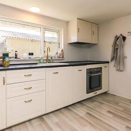 Idyllic Thatched Retreat-by Traum * Gedser