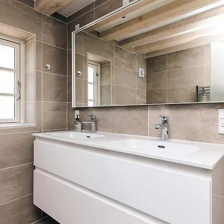 Idyllic Thatched Retreat-by Traum * Gedser