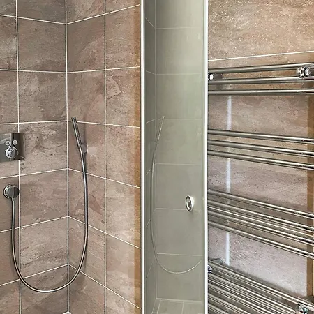 Vakantiehuis Idyllic Thatched Retreat-by Traum